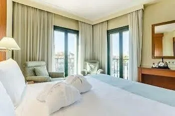 Tryp Macarena Hotel